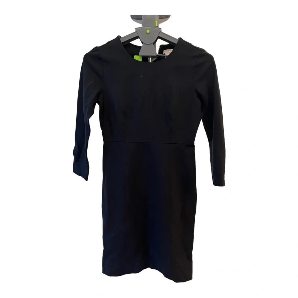 J crew black sheath dress
Size 0
Good condition
